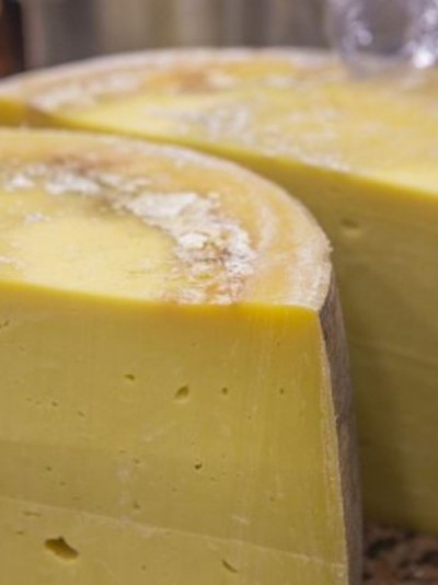 Eski Kars Kaşarı 1 kg ( en...